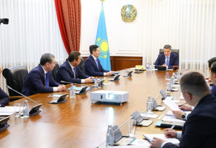 Олжас Бектенов жеңіл өнеркәсіпті дамыту тәсілдерін қайта қарауды тапсырды