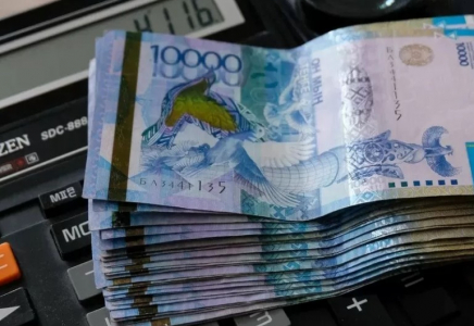 Мемлекеттік бюджет шығындары кірістерден 4%-ға асып түсті