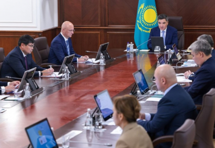 Премьер-министр автожолдардың сапасын арттыру жөніндегі Президент тапсырмаларының орындалу барысы туралы жиын өткізді