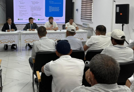 ТҮРКІСТАН: Жеңілдетілген несиелеу бағдарламалары түсіндіріліп жатыр 
