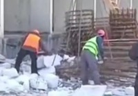 Астанада құрылысшылар биіктен құлаған: дәрігерлер зардап шеккендердің жағдайын айтты