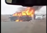 БҚО-да екі көлік бетпе-бет соқтығысып, біреуі өртеніп кетті: 8 адам қаза болды (ВИДЕО)