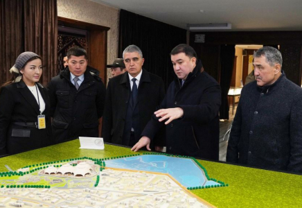 Өзбекстан мен Қазақстанның су саласына жауапты министрлері Қожа Ахмет Ясауи кесенесіне зиярат етті
