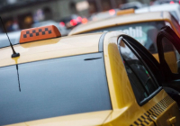 Анасы көлікті айналып отырғанша алып кеткен: Қарағандыда такси жүргізушісі 4 жасар қызды ұрлады деп айыпталды