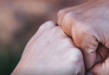 Балалар ата-анасына қамқорлық жасауға міндетті болады – Конституция жобасы 