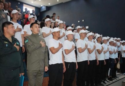 Түркістандық жас сарбаздар мемлекеттік күзет қызметіне аттанды