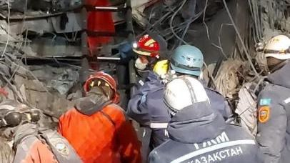 Қазақстан құтқарушылары Түркияда 7 адамды құтқарып, қайтыс болған 53 адамның денесін шығарды