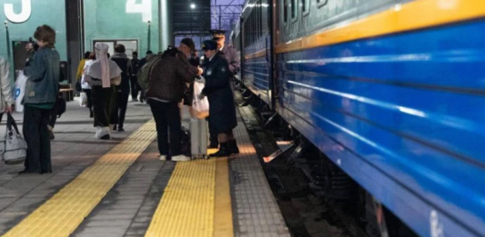 Қостанайда пойыз вагонында селфи жасамақ болған жасөспірім ауыр жарақат алды