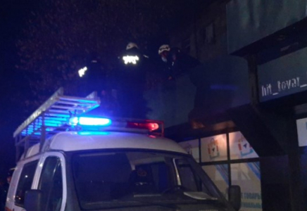 Шымкентте 18 жасар қыз бесінші қабаттан секіріп кетті 