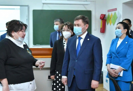 Аким Шымкента ознакомился с работой педагогического университета