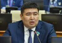 Елнұр Бейсенбаев Конституцияда отбасы мен неке ұғымы күшейтуді ұсынды