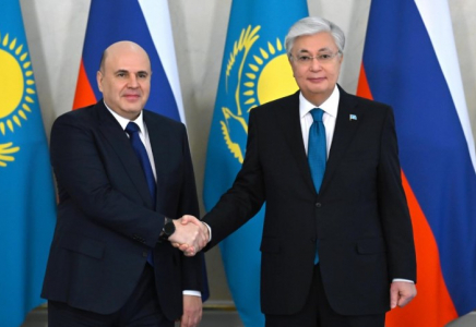 Президент Қасым-Жомарт Тоқаев Ресей Федерациясы Үкіметінің төрағасы Михаил Мишустинмен кездесті