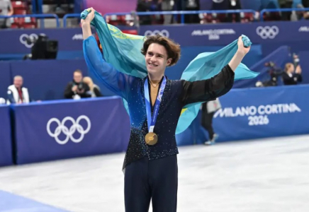 “Баршаңызға рақмет“: Михаил Шайдоров Олимпиада алтынымен елге оралды