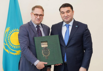 Түркістан облысының әкімі Франция елшісімен кездесті