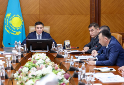 ШЫМКЕНТ: аппарат мәжілісте өзекті мәселелер мен атқарылған жұмыстар талқыланды