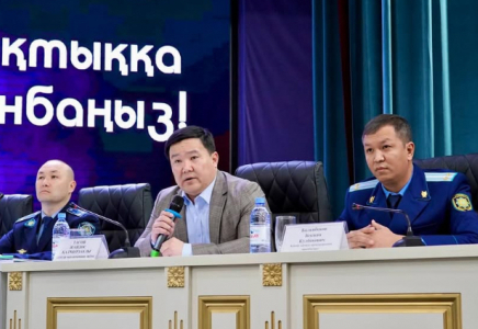 ТҮРКІСТАН: Кентауда интернет алаяқтықтан сақтану жолдары сараланды