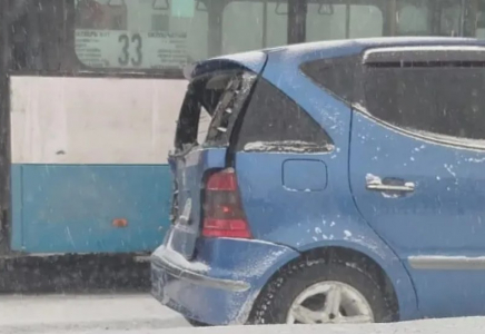 Өскеменде автобус жүргізушісі жаппай жол апатына себеп болды