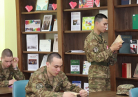 ​Шымкентте әскери қызметшілер Ұлттық кітап күні аясында кітапханаға барды