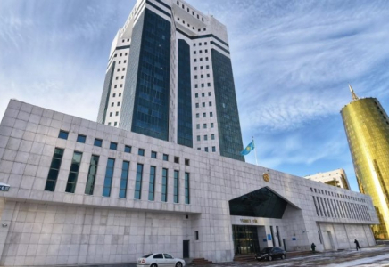 Үш жылдық бюджет қабылданды – үкімет негізгі шығындарды жариялады Үш жылдық бюджет қабылданды – үкімет негізгі шығындарды жариялады