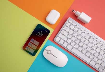 ​Смартфонға пернетақтаны жалғап, шағын ноутбукқа айналдыруға болады