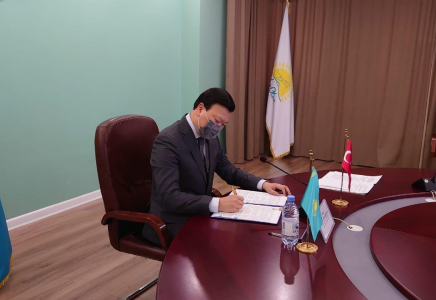 Алексей Цой «Нобел» компаниясымен меморандумға қол қойды