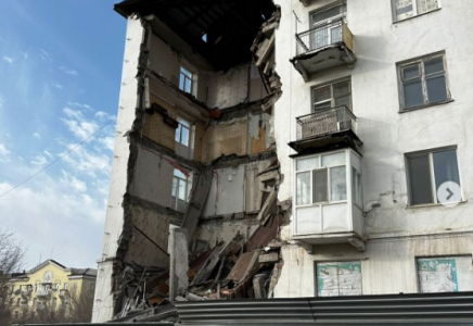 Балқашта көпқабатты үйдің бір бөлігі құлады