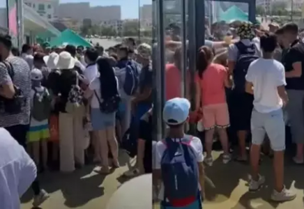 Ақтаулықтар аквапарк алдына шу шығарды 