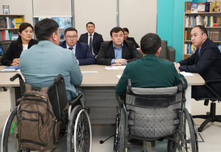 Түркістан облысы әкімінің орынбасары тұрғындардың талап-тілектерін тыңдады