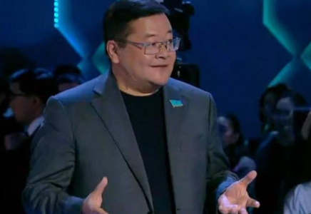 ​Айдос Сарым: Қазақстан жаңа дәуірге аяқ басты