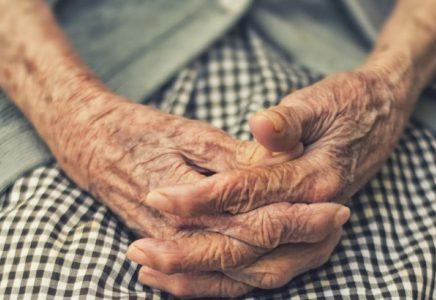 Ақтауда пәтерден зейнеткердің мәйіті табылды