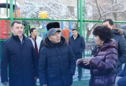 ШЫМКЕНТ: Халық қалаулылары аудандардағы атқарылған жұмыстармен танысты